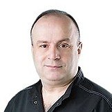 Врач Зураев Казбек Эдуардович